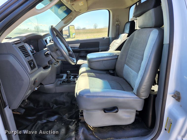 image for item HK9448 2008 Dodge Ram 5500HD  utility / service truck