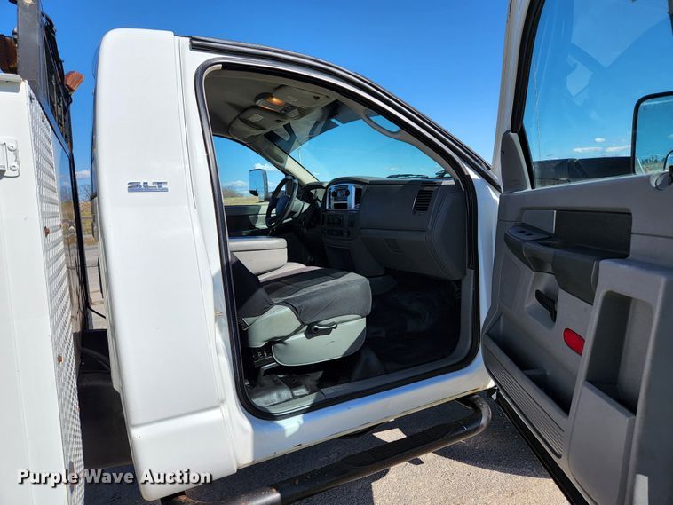 image for item HK9448 2008 Dodge Ram 5500HD  utility / service truck