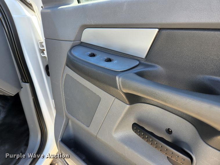 image for item HK9448 2008 Dodge Ram 5500HD  utility / service truck