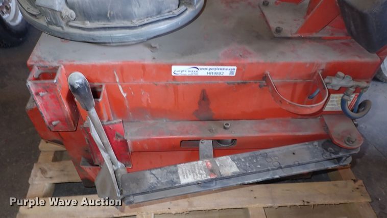 image for item HR9882 Accu-Turn 3390  rim clamp tire machine