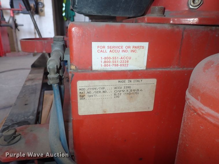 image for item HR9882 Accu-Turn 3390  rim clamp tire machine