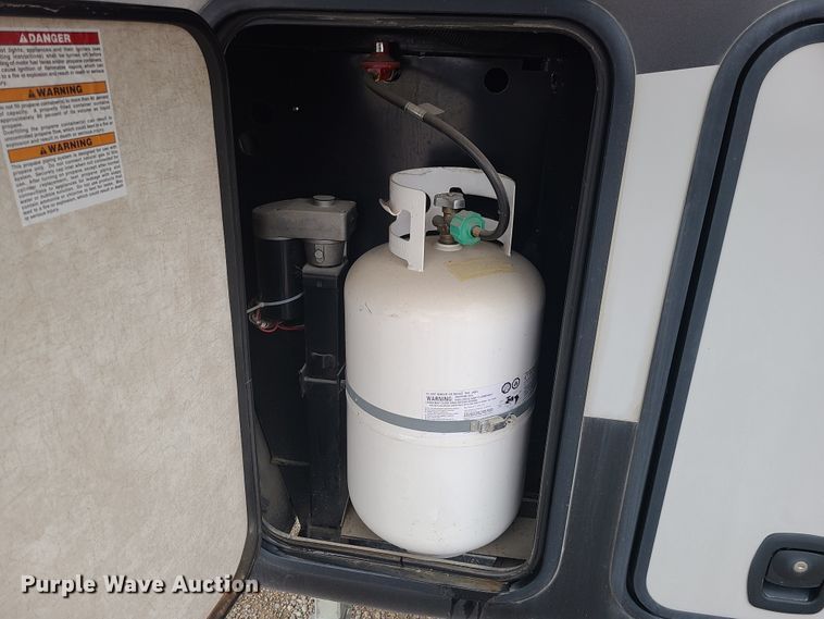 image for item IF9467 2015 Keystone Montana High Country  camper