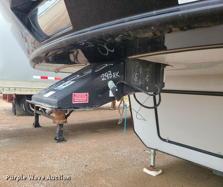 image for item IF9467 2015 Keystone Montana High Country  camper