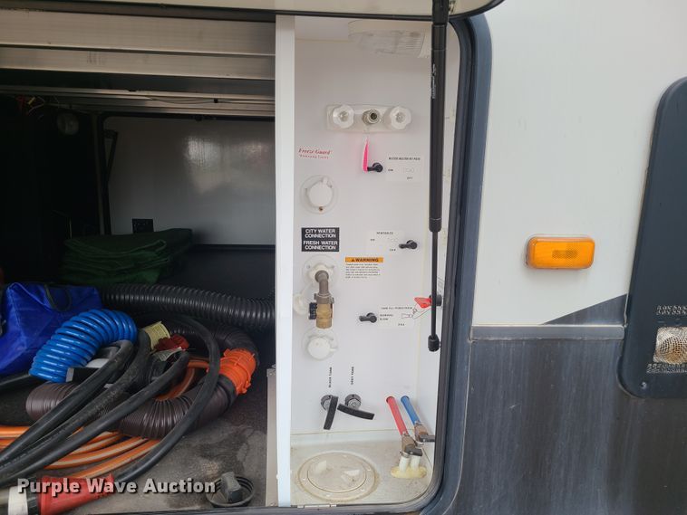 image for item IF9467 2015 Keystone Montana High Country  camper