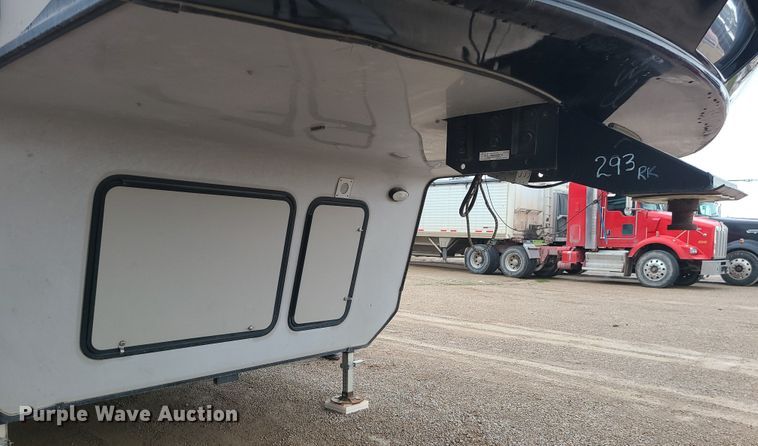 image for item IF9467 2015 Keystone Montana High Country  camper