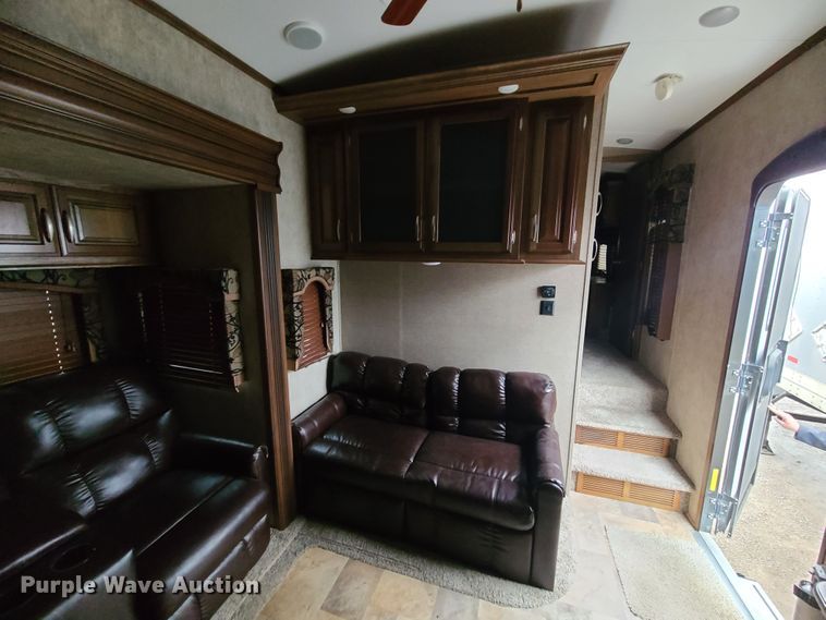 image for item IF9467 2015 Keystone Montana High Country  camper