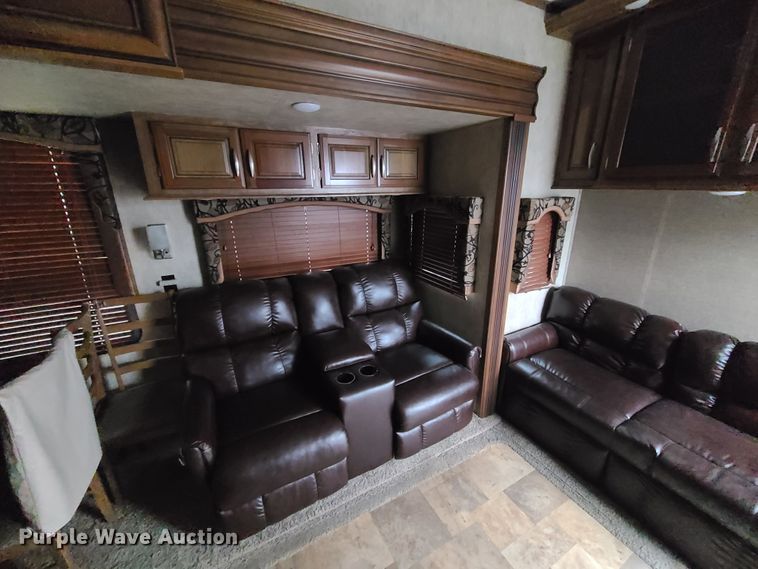 image for item IF9467 2015 Keystone Montana High Country  camper