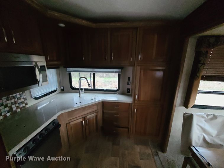 image for item IF9467 2015 Keystone Montana High Country  camper