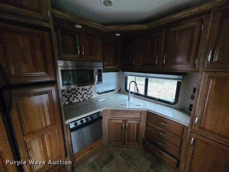 image for item IF9467 2015 Keystone Montana High Country  camper