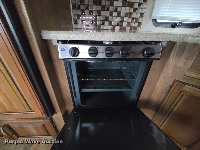 image for item IF9467 2015 Keystone Montana High Country  camper