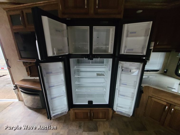 image for item IF9467 2015 Keystone Montana High Country  camper