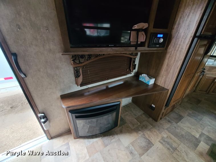 image for item IF9467 2015 Keystone Montana High Country  camper