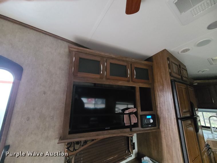 image for item IF9467 2015 Keystone Montana High Country  camper