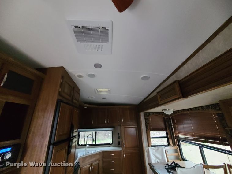 image for item IF9467 2015 Keystone Montana High Country  camper