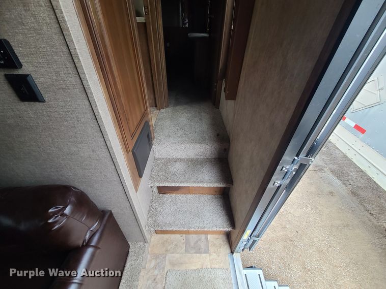 image for item IF9467 2015 Keystone Montana High Country  camper