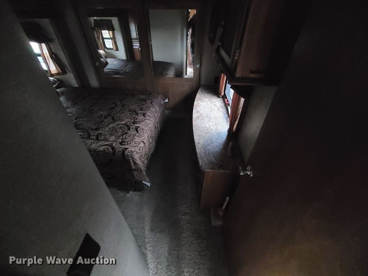 image for item IF9467 2015 Keystone Montana High Country  camper