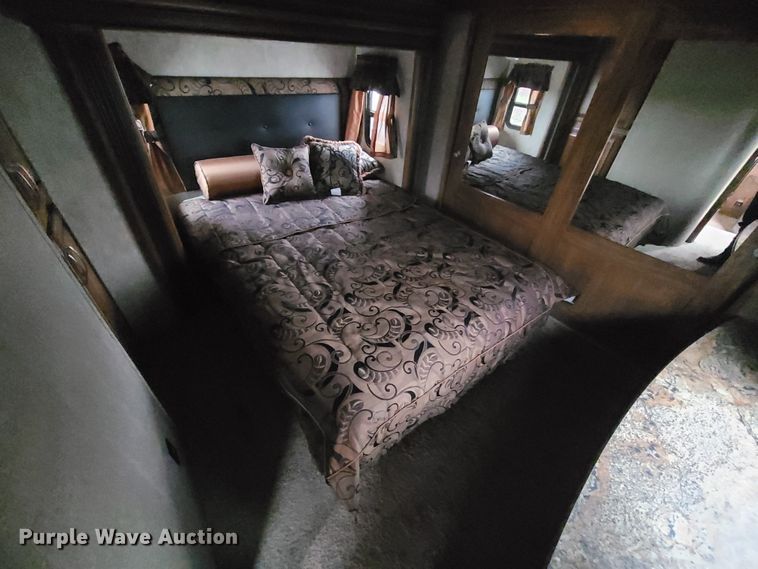 image for item IF9467 2015 Keystone Montana High Country  camper