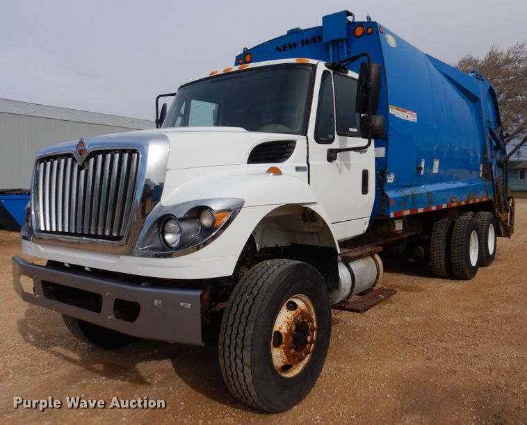 image for item IM9948 2013 International 7500  refuse truck