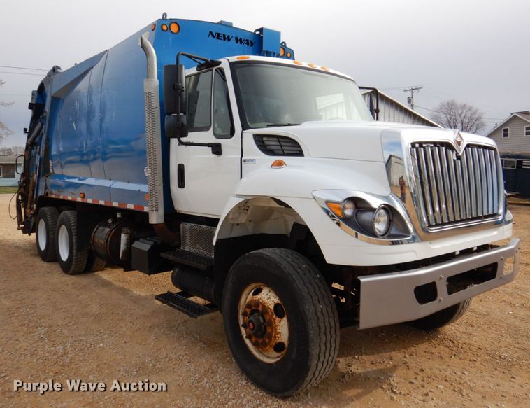 image for item IM9948 2013 International 7500  refuse truck