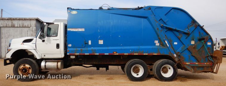 image for item IM9948 2013 International 7500  refuse truck