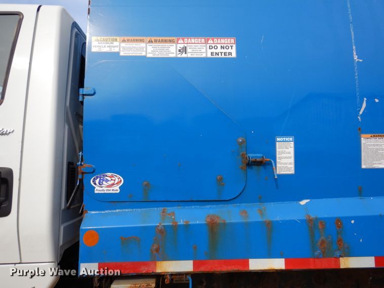 image for item IM9948 2013 International 7500  refuse truck