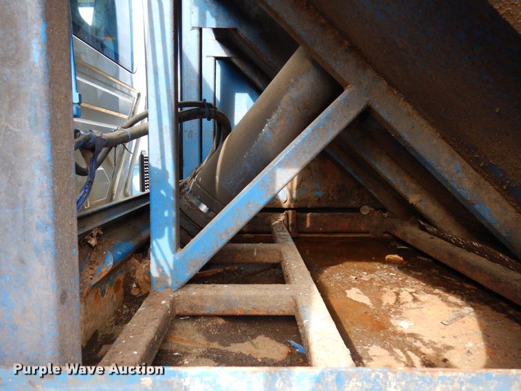 image for item IM9948 2013 International 7500  refuse truck