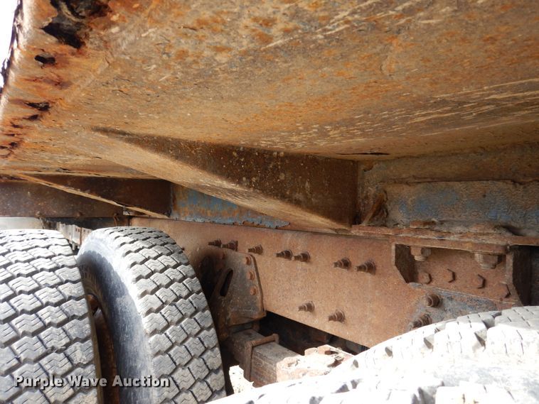 image for item IM9948 2013 International 7500  refuse truck