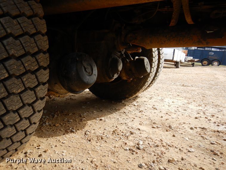 image for item IM9948 2013 International 7500  refuse truck