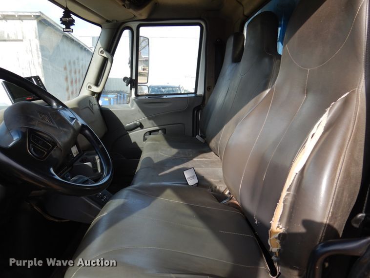 image for item IM9948 2013 International 7500  refuse truck