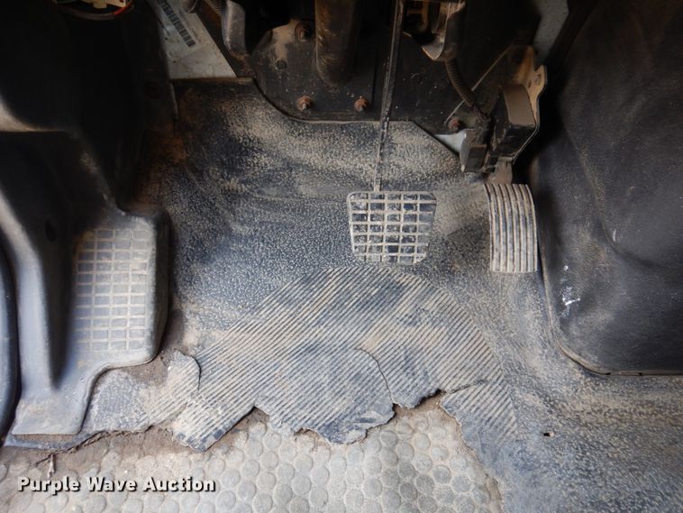 image for item IM9948 2013 International 7500  refuse truck