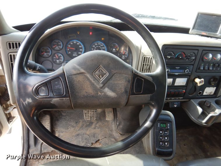 image for item IM9948 2013 International 7500  refuse truck