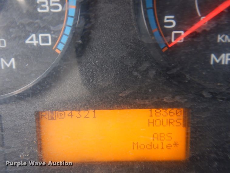 image for item IM9948 2013 International 7500  refuse truck