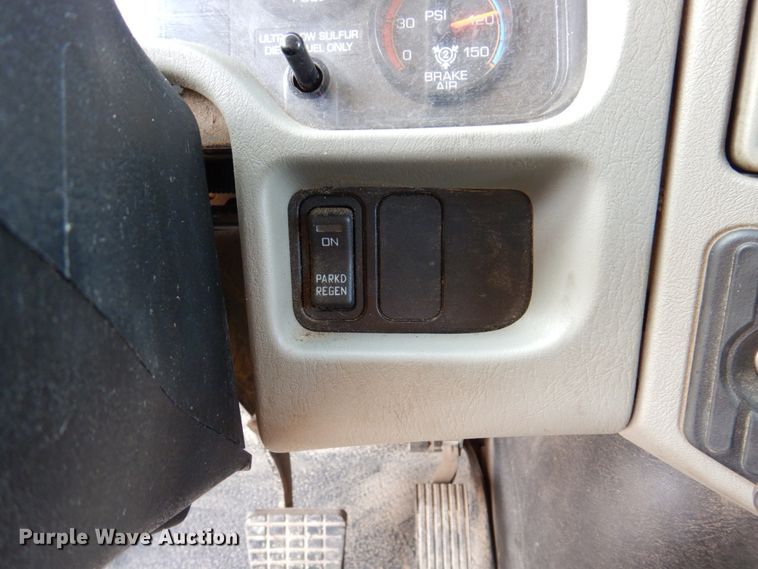 image for item IM9948 2013 International 7500  refuse truck