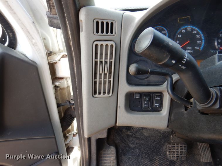 image for item IM9948 2013 International 7500  refuse truck