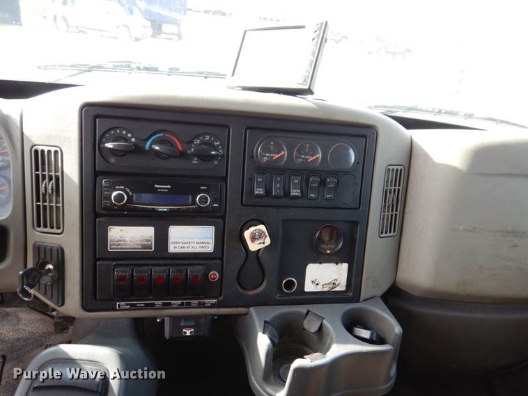 image for item IM9948 2013 International 7500  refuse truck