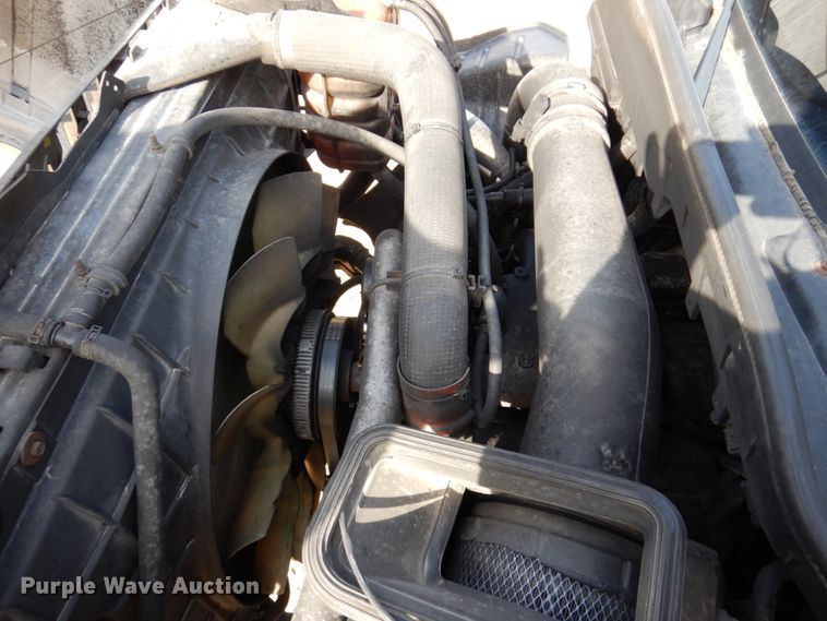 image for item IM9948 2013 International 7500  refuse truck