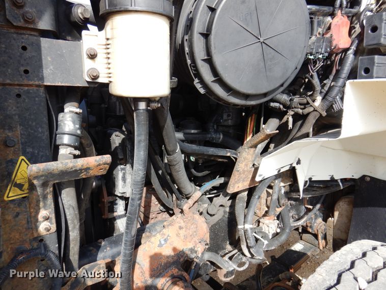 image for item IM9948 2013 International 7500  refuse truck