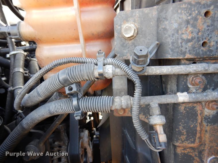 image for item IM9948 2013 International 7500  refuse truck