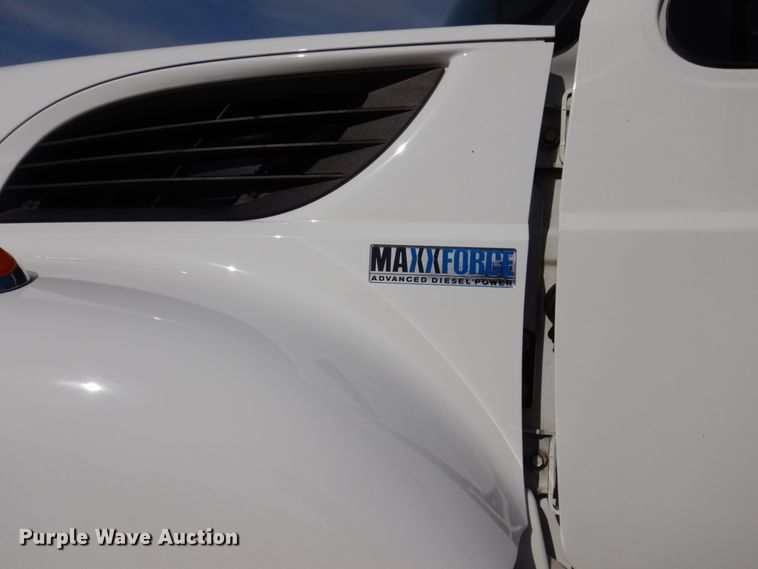 image for item IM9948 2013 International 7500  refuse truck