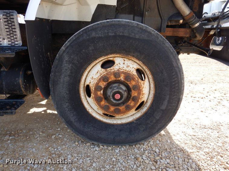 image for item IM9948 2013 International 7500  refuse truck