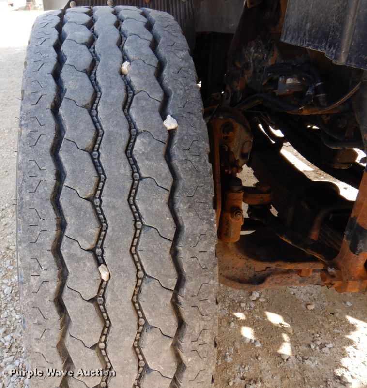 image for item IM9948 2013 International 7500  refuse truck