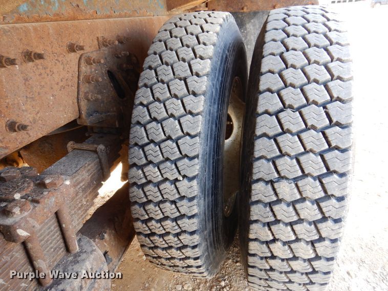 image for item IM9948 2013 International 7500  refuse truck