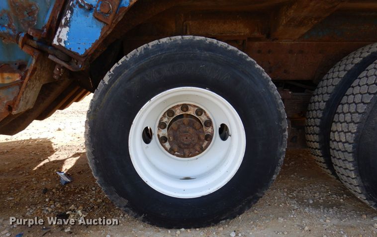 image for item IM9948 2013 International 7500  refuse truck