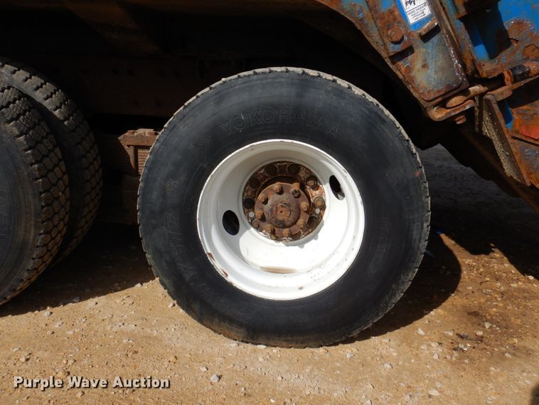 image for item IM9948 2013 International 7500  refuse truck