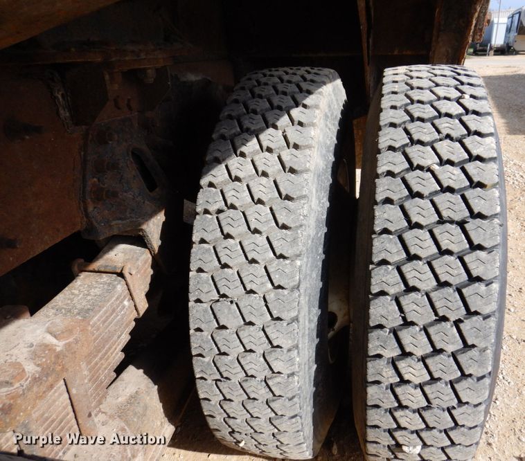 image for item IM9948 2013 International 7500  refuse truck