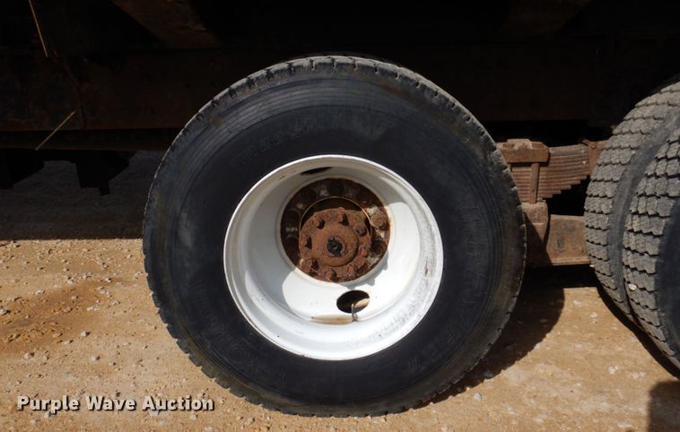 image for item IM9948 2013 International 7500  refuse truck