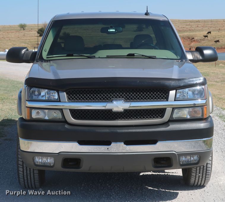 image for item IY9211 2003 Chevrolet Silverado 2500HD  Crew Cab pickup truck