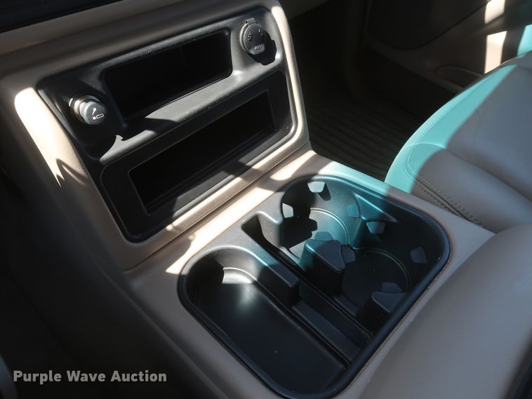 image for item IY9211 2003 Chevrolet Silverado 2500HD  Crew Cab pickup truck