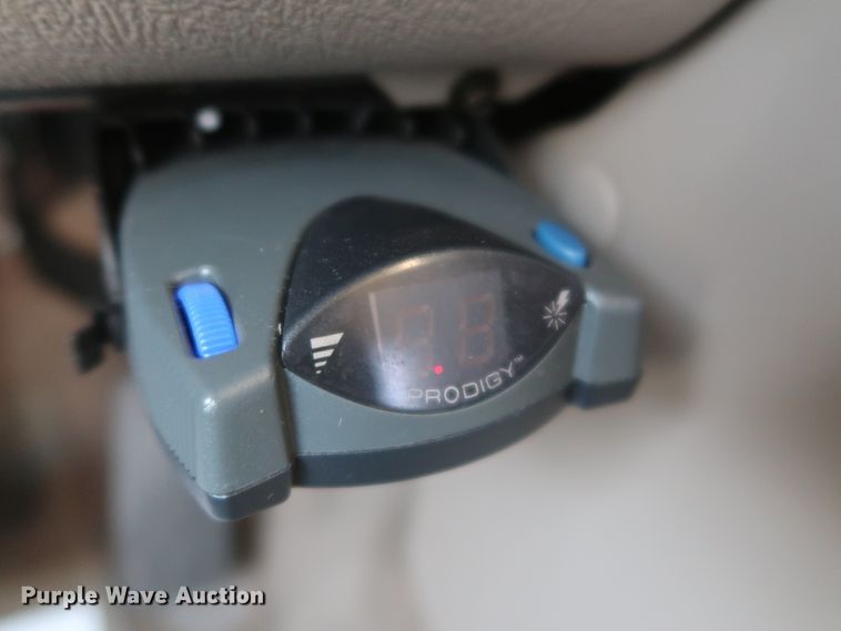 image for item IY9211 2003 Chevrolet Silverado 2500HD  Crew Cab pickup truck