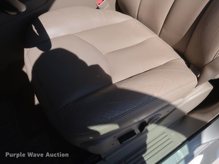 image for item IY9211 2003 Chevrolet Silverado 2500HD  Crew Cab pickup truck